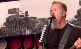 Цой жив Metallica спела песню Группа крови в Лужниках