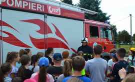 Более 100 детей научили правилам поведения при пожаре