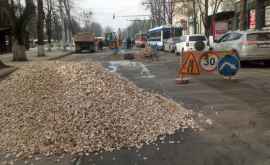 Pe trei străzi din capitală se desfășoară lucrări de reabilitare a rețelelor de canalizare