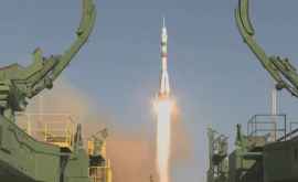 La drum Rusia a lansat racheta Soyuz cu robotul Fiodor la bord