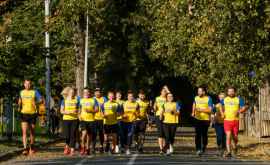 Muncesc și aleargă umăr la umăr pentru succes Cum se pregătesc 100 de colegi pentru Maratonul Internațional Chișinău