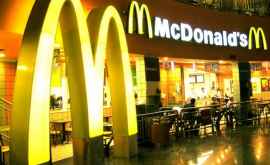 Elveția a închis toate restaurantele McDonalds din cauza concentrației mari de dioxină din cașcavaluri