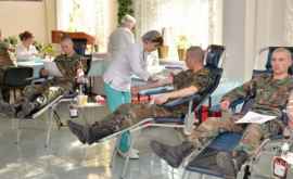 Militarii moldoveni sînt așteptați să doneze sînge