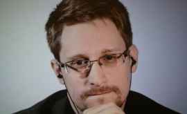 Сноуден просил политического убежища у Макрона