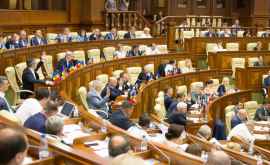 Кавкалюка и Харунжена вызвали в парламент