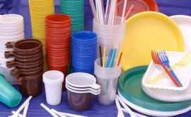 Парламент вводит санкции за использование и продажу пластиковых пакетов и посуды