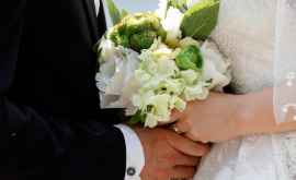 Un cuplu a plătit 800 de dolari pentru fotografii de nuntă mai slabe decît cele făcute cu telefonul mobil