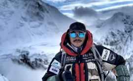 Un nepalez a escaladat 13 munți de peste 8000 de metri în numai șase luni 