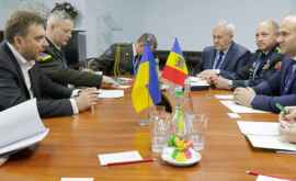 Министры обороны Молдовы и Украины обсудили сотрудничество в военной сфере