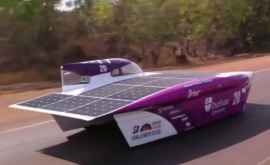 În Australia a început cursa mașinilor cu baterii solare VIDEO