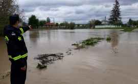 Европа борется с разрушительными наводнениями ВИДЕО