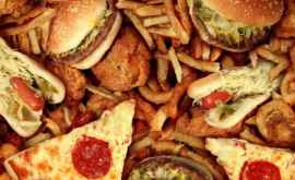 Consumul de alimente procesate sporește riscul apariției Alzheimer