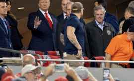 Donald Trump huiduit de spectatori la un meci de baseball 