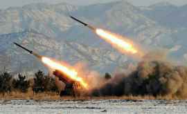 Coreea de Nord a efectuat un nou test cu lansatoare supermasive de rachete multiple 