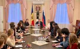 Diplomații sau întîlnit cu studenții moldoveni ai universităților ruse