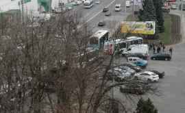 Хаос на Каля Иешилор неправильно припаркованная машина преградила путь столичным троллейбусам 