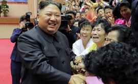 Ким Чен Ын посетил тоскующих по нему женщинвоеннослужащих