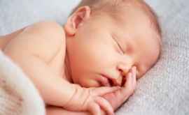 Cît trebuie să doarmă un bebeluș