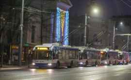 Chiuială zîmbete şi colinde întrun troleibuz din Chişinău Reacţia pasagerilor VIDEO