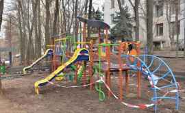 Снесенная строителями детская площадка на Рышкановке восстановлена ФОТО
