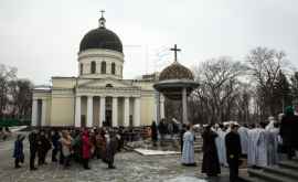 Православная Церковь отмечает Крещенский сочельник В храмах совершается Великое водоосвящение