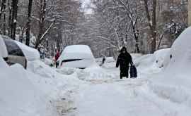 La Teheran din cauza ninsorii au fost închise școlile iar traficul aerian e perturbat 