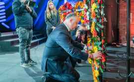 Додон принял участие в церемонии поминовения жертв Холокоста ФОТО