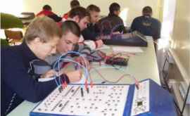 В Молдове 160 школ оснастят оборудованием для физических химических и биологических лабораторий