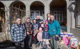 Ajutorul primit de mai multe familii din partea lui Igor Dodon şi soţia sa FOTO