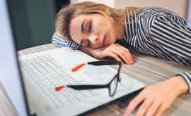 Un somnolog a explicat creșterea apetitului în cazul lipsei de somn