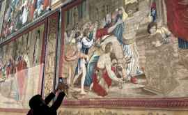Toate tapiseriile create de Rafael expuse în Capela Sixtină