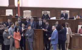 Депутаты от ACUM помешали премьеру представить доклад