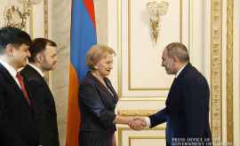Что Гречаный обсудила с премьерминистром Армении 