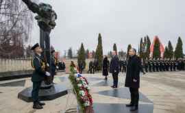 Руководство страны почтило память воинов павших во время вооруженного конфликта на Днестре