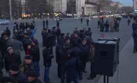 VIDEO care confirmă că oamenii au venit organizat la protestul oligarhilor 