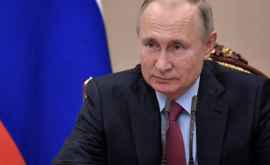 Jurnaliştii din preajma lui Putin sînt rugați să stea departe dacă nu se simt bine