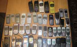 Aveți telefoane vechi Le puteți dona oamenilor străzii