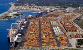 Italia îşi închide porturile pentru navele cu migranţi din cauza epidemiei de COVID19