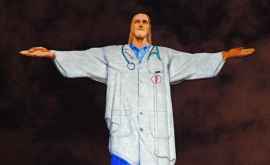 Акция в Бразилии Статую Христа в Риоде Жанейро одели в медицинский халат