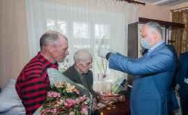 Додон поздравил ветерана из Шолданешт с 75летием Победы