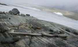 Впечатляющие артефакты эпохи викингов обнаружены в Норвегии после таяния льда