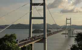 În China un pod de 16 kilometri se clatină din cauza vîntului VIDEO