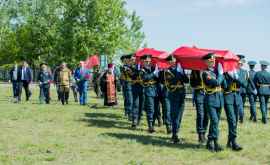 Президент принял участие в церемонии перезахоронения останков 45 воинов Краснои армии на мемориале в Шерпенах
