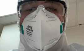 Avertizarea unui medic O mască te poate proteja de un tub cît degetul de gros pînă în plămîni