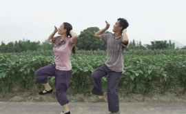 Dansul unor fermieri chinezi a devenit viral VIDEO