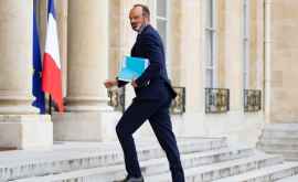 Premierul francez a prezentat demisia Guvernului