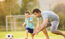 Ученые выяснили почему малышам полезно играть с отцом