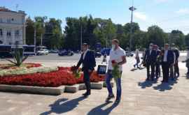 Возложение цветов к памятнику Штефана Великого в день его канонизации ФОТОВИДЕО