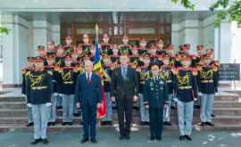 Președintele a decorat participanții moldoveni la parada militară de la Moscova