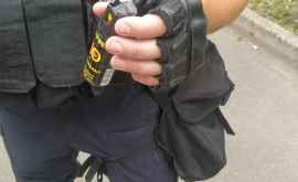 În geanta unui protestatar a fost găsit un dispozitiv cu gaze lacrimogene
